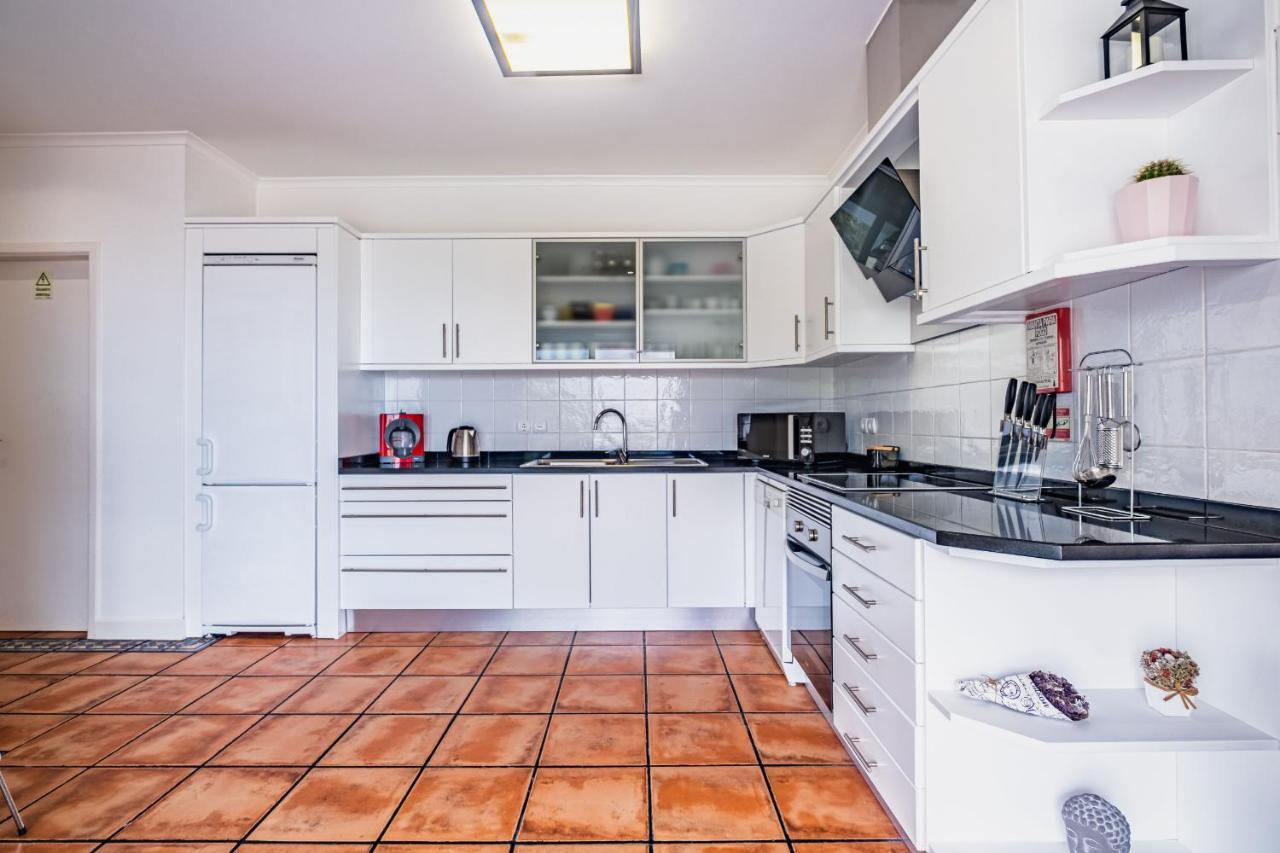 Ample Villa With Pool And Gorgeous Ocean View Φουνκάλ Εξωτερικό φωτογραφία