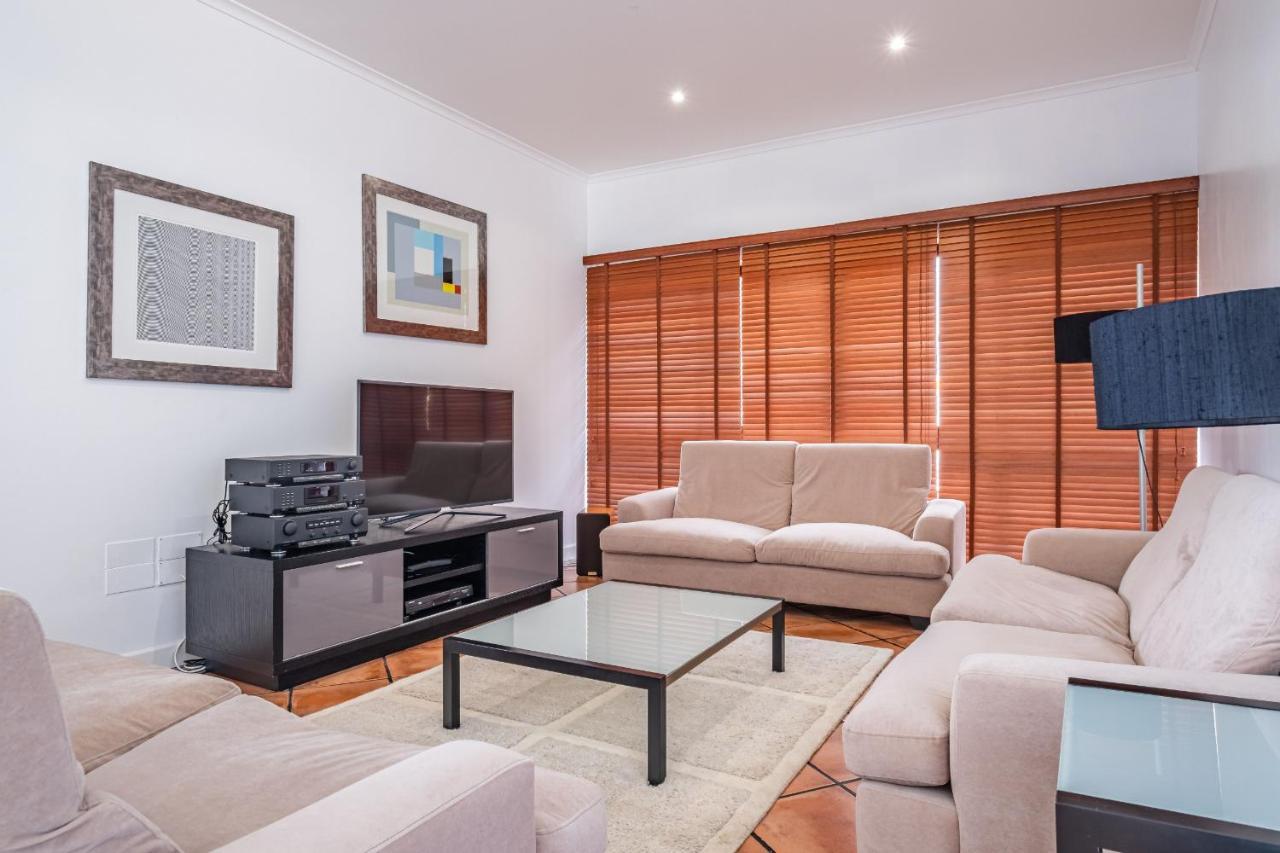 Ample Villa With Pool And Gorgeous Ocean View Φουνκάλ Εξωτερικό φωτογραφία