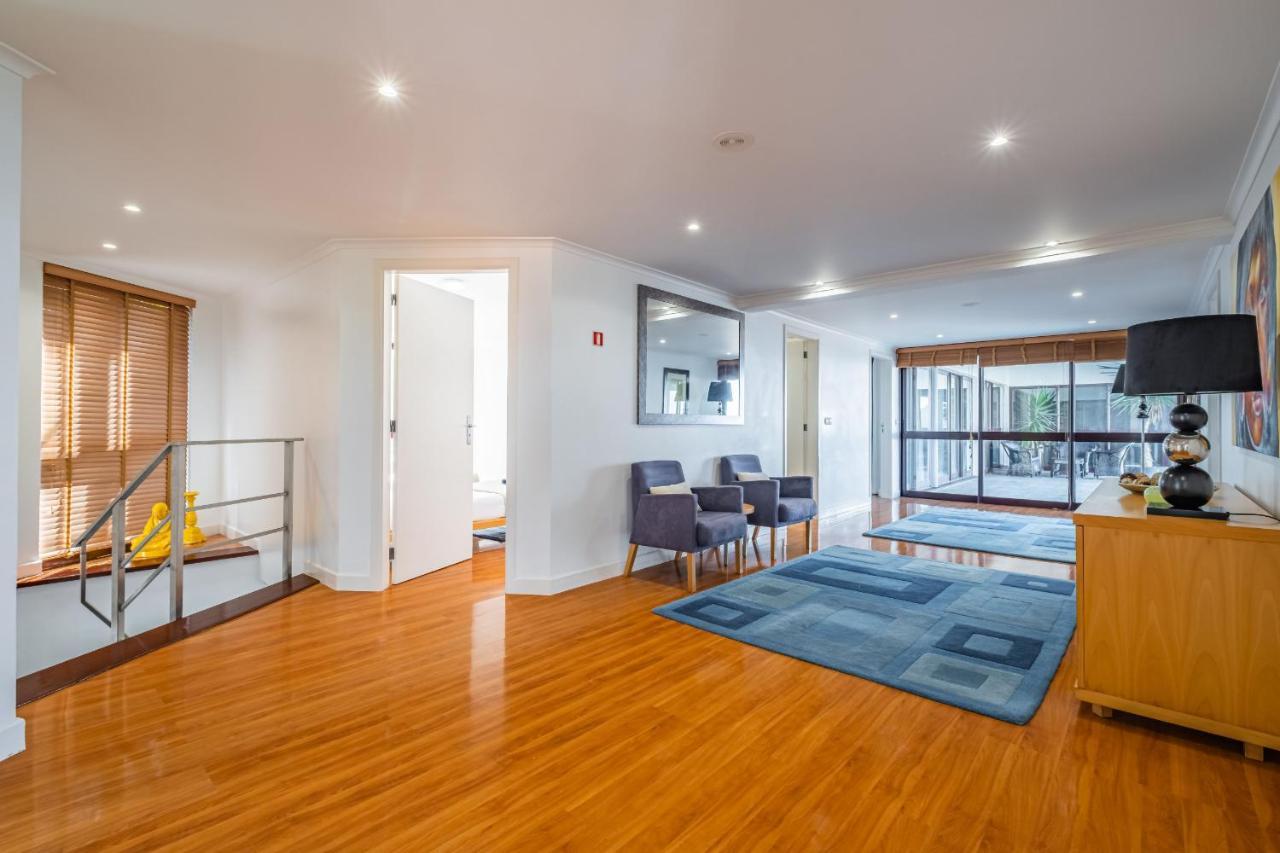 Ample Villa With Pool And Gorgeous Ocean View Φουνκάλ Εξωτερικό φωτογραφία